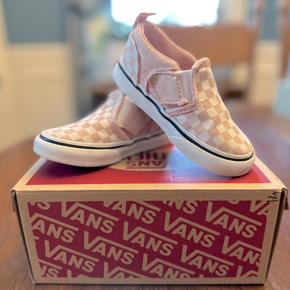 Vans Old Skool Slip on Toddler shoes; Size 6; Pink checkboard